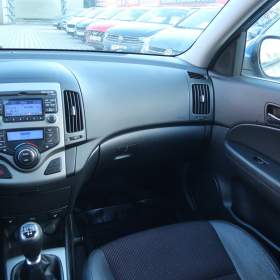 Foto inzerátu Hyundai i30 1.6 CVVT