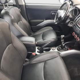 Foto inzerátu Mitsubishi Outlander 2.2 DI-D