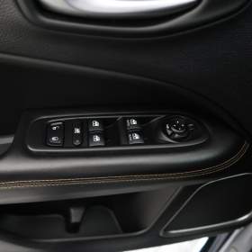 Foto inzerátu Jeep Compass 1.4 MultiAir