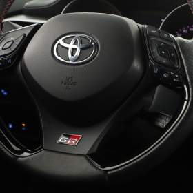 Foto inzerátu Toyota C-HR 2.0 Hybrid
