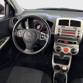 Foto inzerátu Toyota Urban Cruiser 1.33 Dual VVT-i