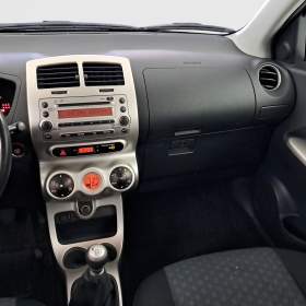 Foto inzerátu Toyota Urban Cruiser 1.33 Dual VVT-i