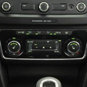 Foto inzerátu Skoda Superb 1.8 TSI