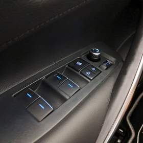 Foto inzerátu Toyota Corolla 1.8 Hybrid