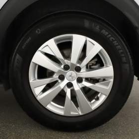 Foto inzerátu Peugeot 3008 1.2 PureTech