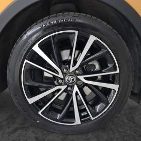 Foto inzerátu Toyota C-HR 2.0 Hybrid AWD