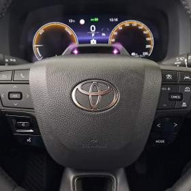 Foto inzerátu Toyota C-HR 2.0 Hybrid AWD