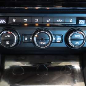 Foto inzerátu Skoda Superb 2.0 TDI