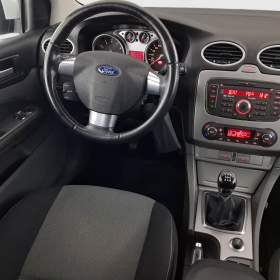 Foto inzerátu Ford Focus 1.6 16V