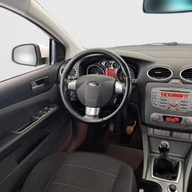 Foto inzerátu Ford Focus 1.6 16V