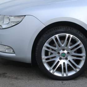 Foto inzerátu Skoda Superb 2.0 TSI