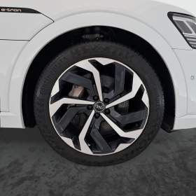 Foto inzerátu Audi e-tron e-tron 50 quattro