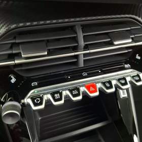 Foto inzerátu Peugeot 208 1.2 Hybrid