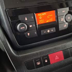 Foto inzerátu Citroen Jumper 2.2 BlueHDi