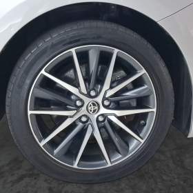 Foto inzerátu Toyota Camry 2.5 Hybrid