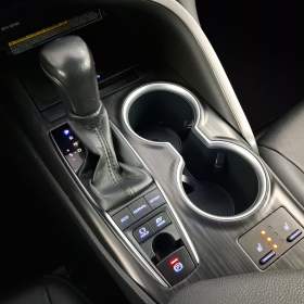 Foto inzerátu Toyota Camry 2.5 Hybrid
