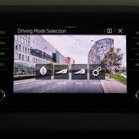 Foto inzerátu Skoda Karoq 1.5 TSI