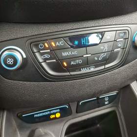 Foto inzerátu Ford Tourneo Courier 1.0 EcoBoost
