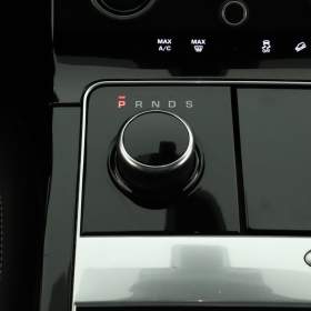 Foto inzerátu Land Rover Range Rover Velar D240