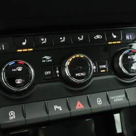 Foto inzerátu Skoda Karoq 1.6 TDI