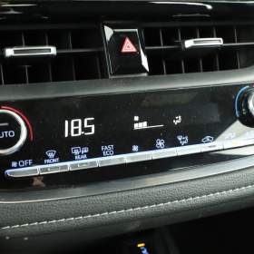 Foto inzerátu Toyota Corolla 1.8 Hybrid