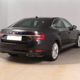 Foto inzerátu Skoda Superb 2.0 TSI