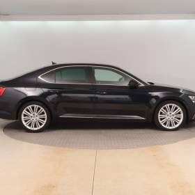 Foto inzerátu Skoda Superb 2.0 TSI