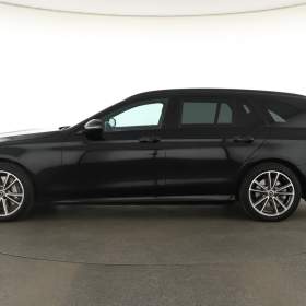 Foto inzerátu Mercedes E E 300 e 4MATIC