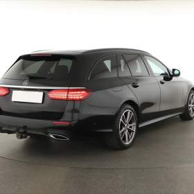 Foto inzerátu Mercedes E E 300 e 4MATIC