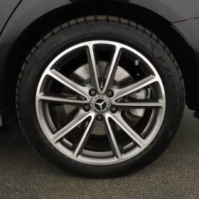 Foto inzerátu Mercedes E E 300 e 4MATIC
