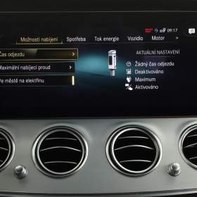 Foto inzerátu Mercedes E E 300 e 4MATIC