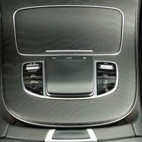 Foto inzerátu Mercedes E E 300 e 4MATIC