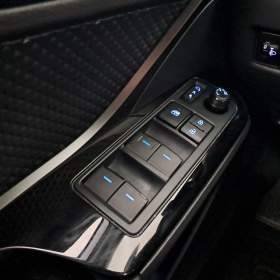 Foto inzerátu Toyota C-HR 1.8 Hybrid