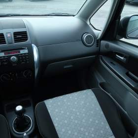 Foto inzerátu Suzuki SX4 1.6 VVT
