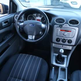 Foto inzerátu Ford Focus 1.6 16V
