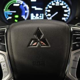 Foto inzerátu Mitsubishi Outlander 2.4 PHEV