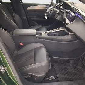 Foto inzerátu Peugeot 308 Hybrid 180