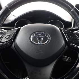 Foto inzerátu Toyota C-HR 1.8 Hybrid