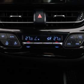 Foto inzerátu Toyota C-HR 1.8 Hybrid