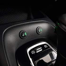 Foto inzerátu Toyota Corolla 2.0 Hybrid