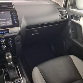 Foto inzerátu Toyota Land Cruiser 2.8 D-4D