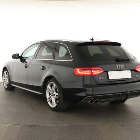 Foto inzerátu Audi A4 2.0 TDI