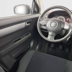 Foto inzerátu Suzuki Swift 1.3