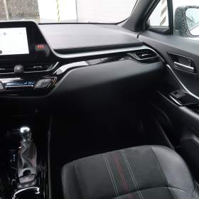 Foto inzerátu Toyota C-HR 2.0 Hybrid
