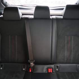 Foto inzerátu Toyota C-HR 2.0 Hybrid