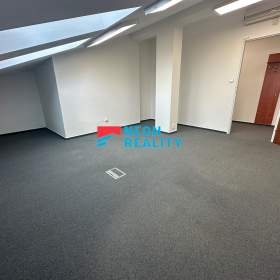 Foto inzerátu Pronájem klimatizovaných podkrovních kanceláří (47m2) Ostrava Centrum, ul. Pivovarská