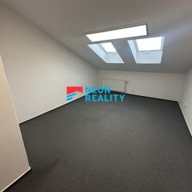 Foto inzerátu Pronájem klimatizovaných podkrovních kanceláří (47m2) Ostrava Centrum, ul. Pivovarská
