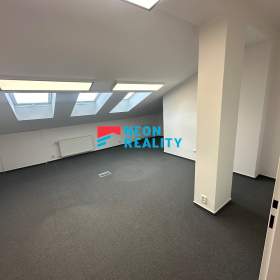 Foto inzerátu Pronájem klimatizovaných podkrovních kanceláří (47m2) Ostrava Centrum, ul. Pivovarská