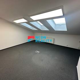 Foto inzerátu Pronájem klimatizovaných podkrovních kanceláří (47m2) Ostrava Centrum, ul. Pivovarská