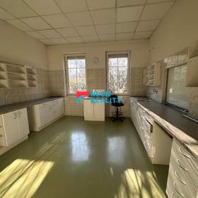 Foto inzerátu Pronájem zdravotnického prostoru 143 m² v Ostravě – ideální pro ordinaci nebo jiné komerční využití
